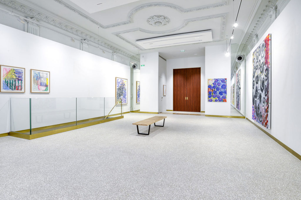Galerie d'art, circulation et volumes